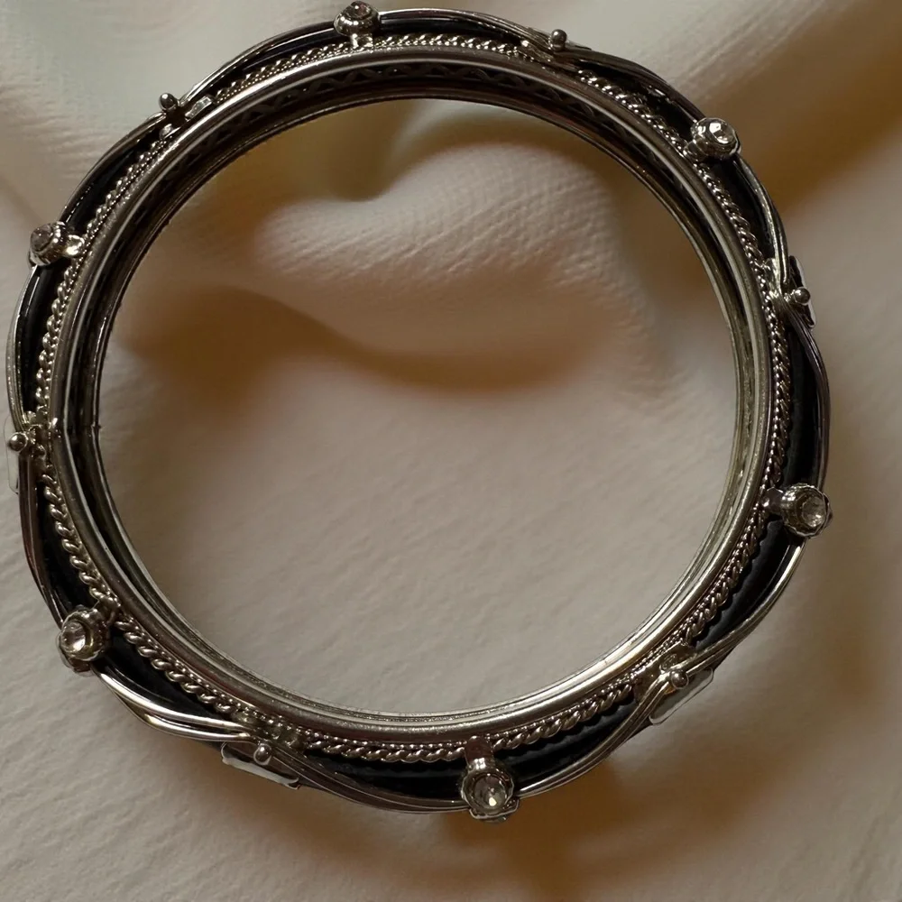 Bangle bracelet silver black w crystals vintage costume jewelry - Picture 3 of 10